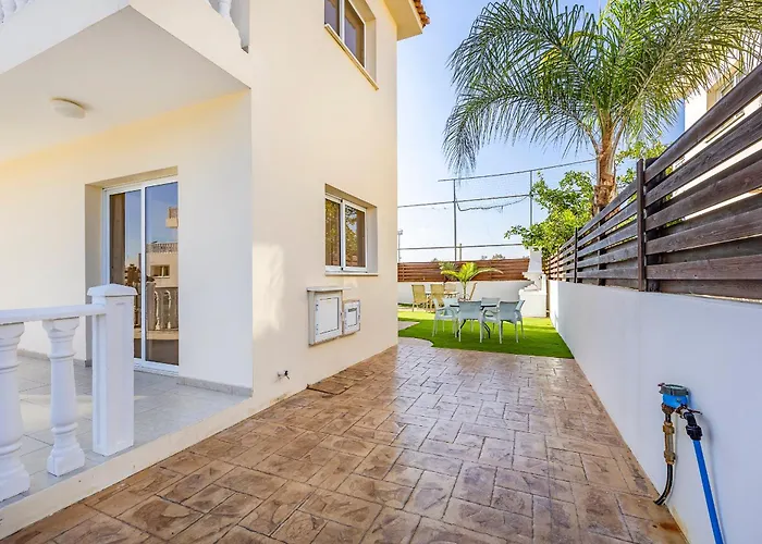 Stephania * Ajia Napa